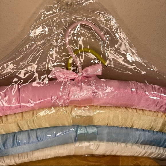 NEW 4 PACK SATIN HANGERS FOR DELICATES LINGERIE WRINKLE FREE CLOSET CLOTHING - Picture 3 of 5